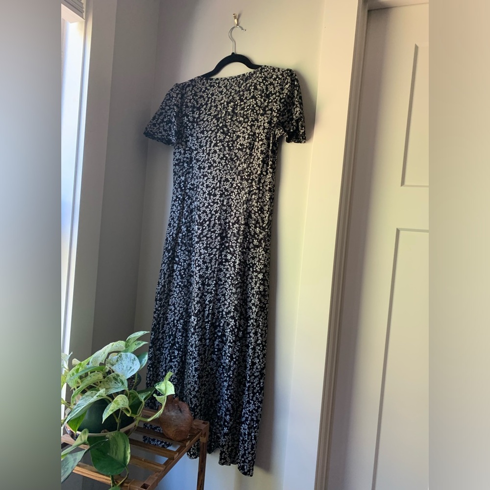 Asos Miss Selfridge petite angel sleeve ditsy maxi dress in black, size 8 - Picture 3 of 9
